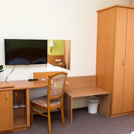 Bella Hotel Szeged Esterno foto