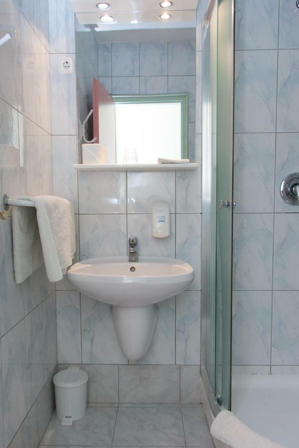 Bella Hotel Szeged Esterno foto